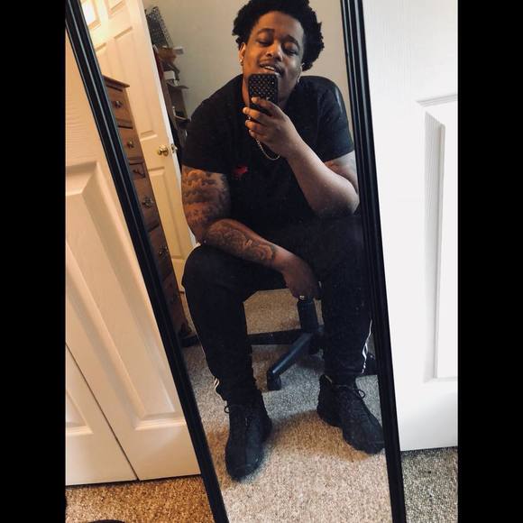 Meet your Posher, Ollando - Picture 1 of 1